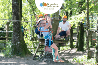 Parcours accrobranche au Domaine de Dienné